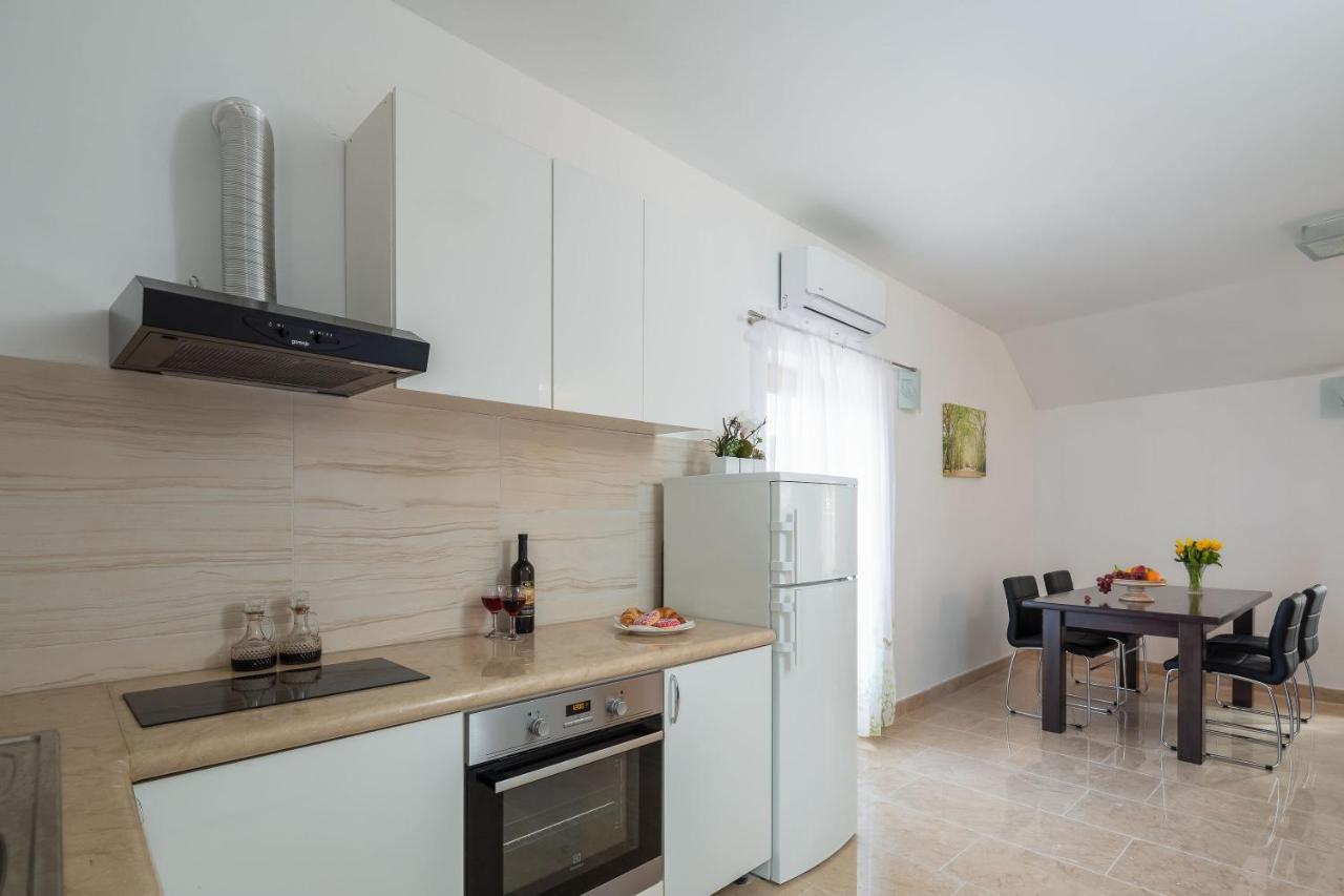 Luxury Stone Villa Nevija 2022 Private Villa Milna  Bagian luar foto