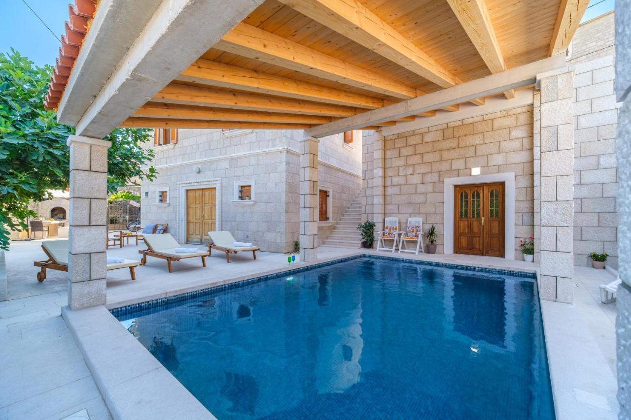 Luxury Stone Villa Nevija 2022 Private Villa Milna  Bagian luar foto