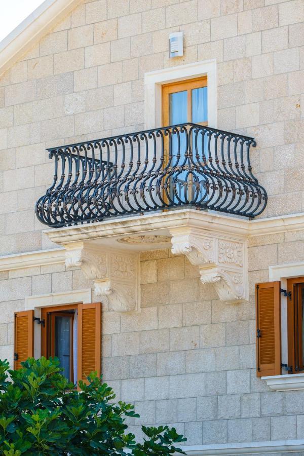Luxury Stone Villa Nevija 2022 Private Villa Milna  Bagian luar foto