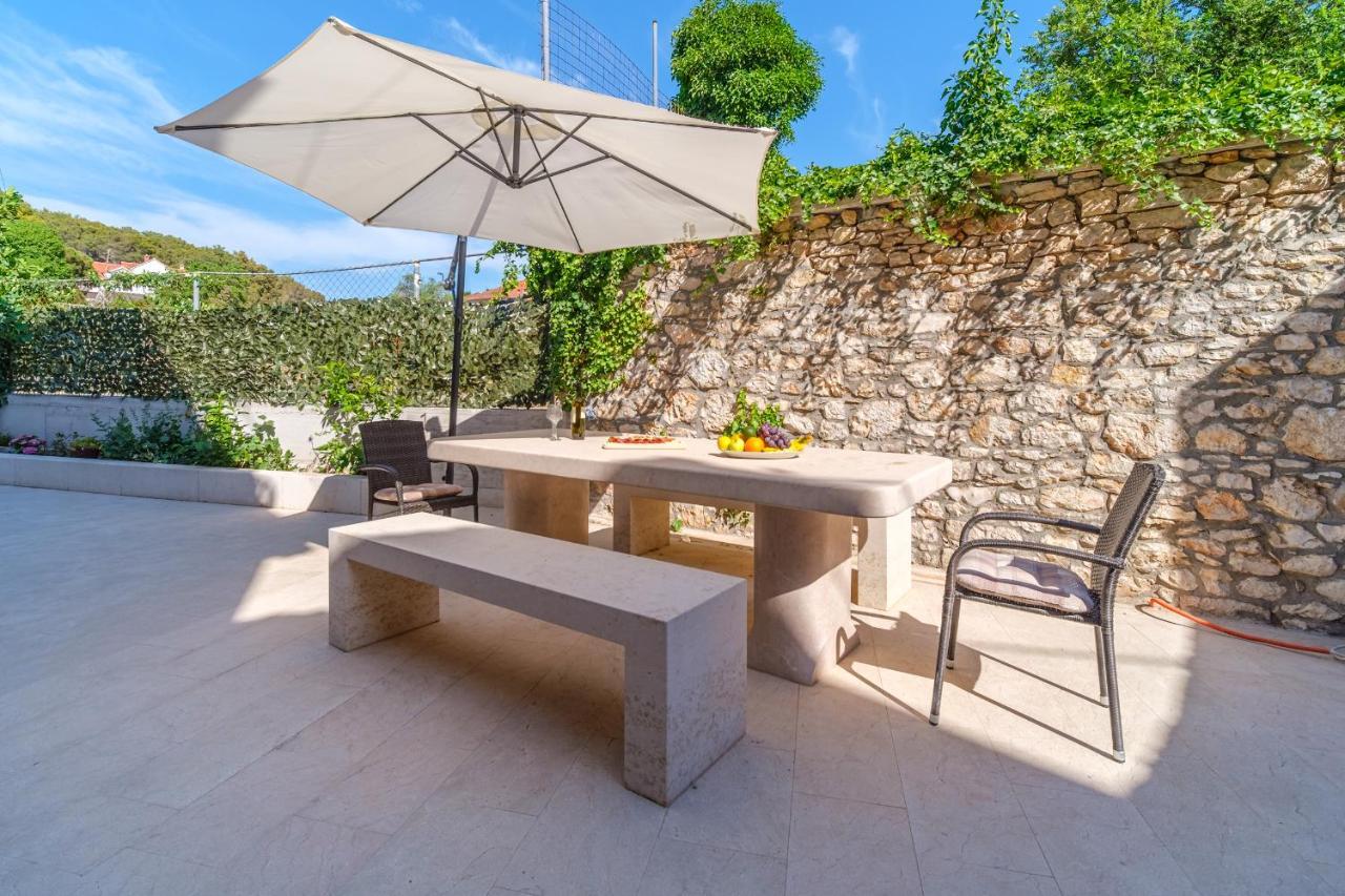 Luxury Stone Villa Nevija 2022 Private Villa Milna  Bagian luar foto