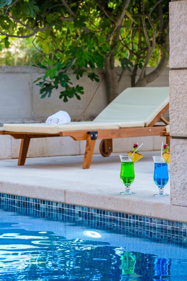 Luxury Stone Villa Nevija 2022 Private Villa Milna  Bagian luar foto