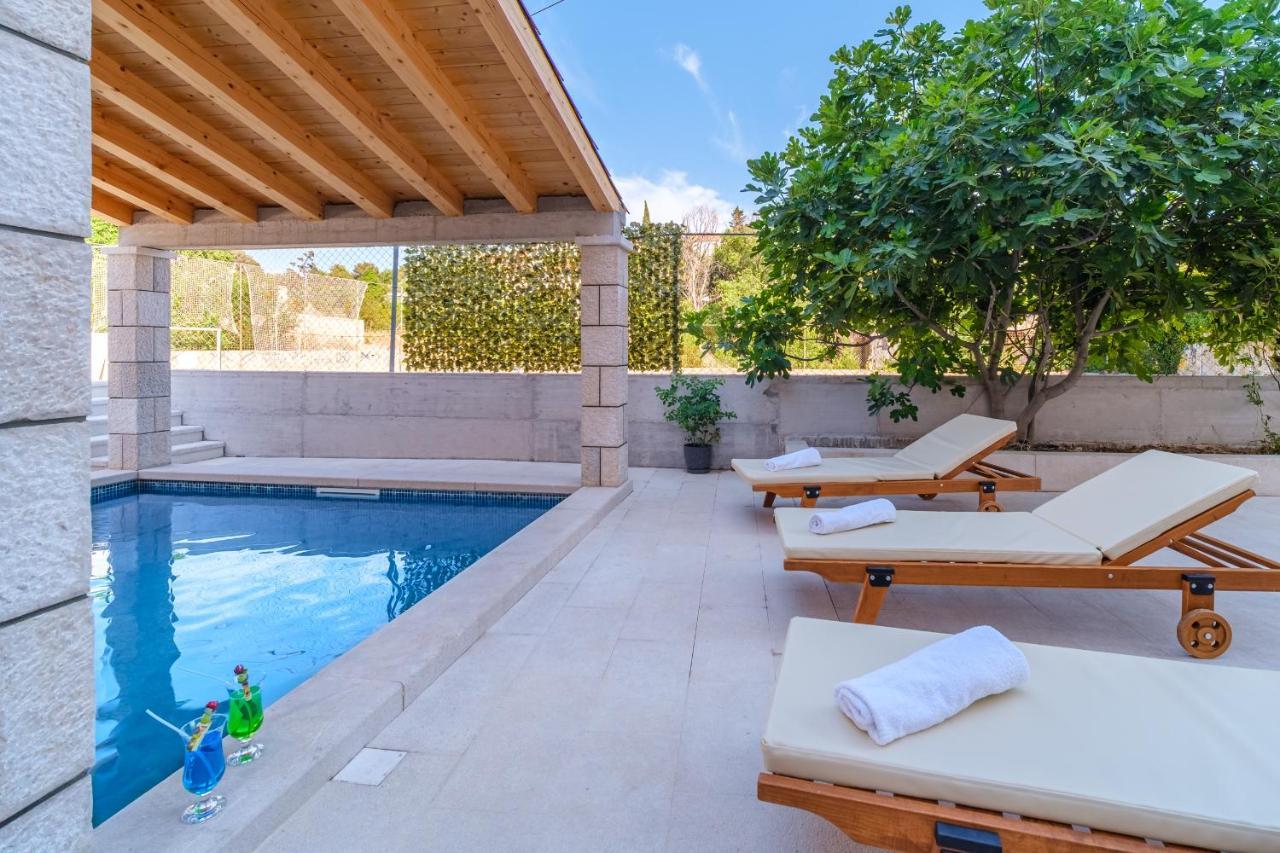 Luxury Stone Villa Nevija 2022 Private Villa Milna  Bagian luar foto